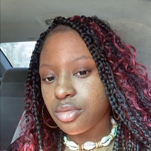 Meet your Posher, Kayla